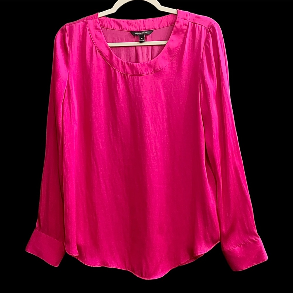 Banana Republic pink silky blouse Size M